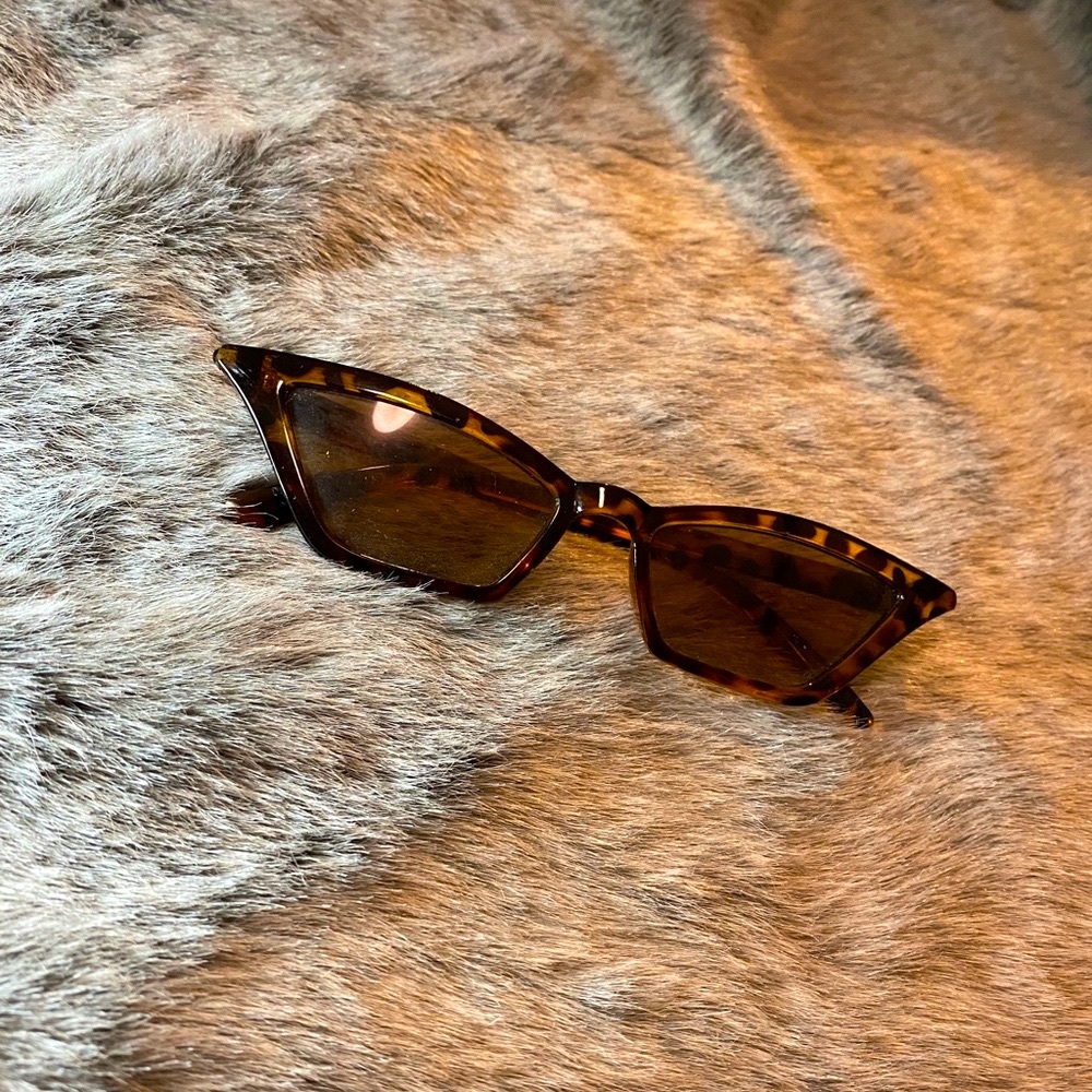 🤎🐆 Leopard Cat Eye Sunglasses in Brown 🐆🤎 EUC - Picture 5 of 14